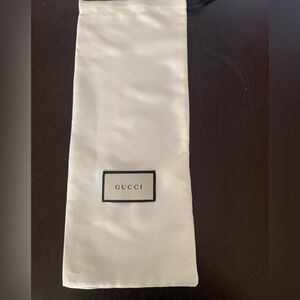 GUCCI silky feel white, lightweight, oblong, drawstring, dust bag VVGUC
